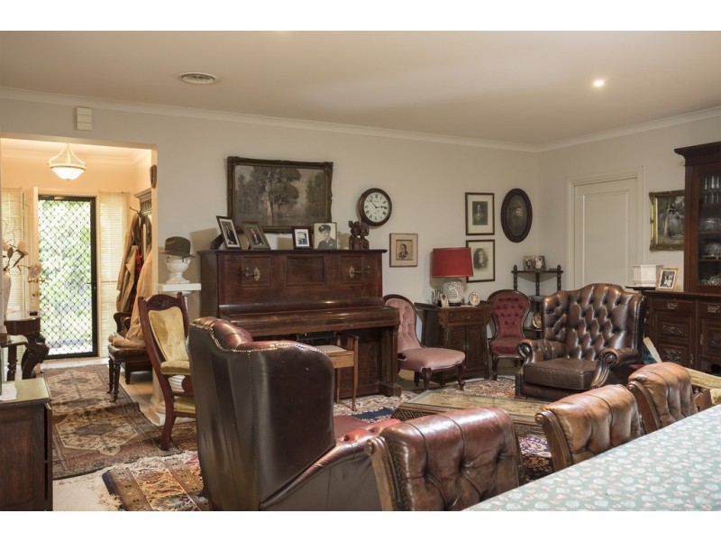 3 Birch Grove, Strathdale VIC 3550
