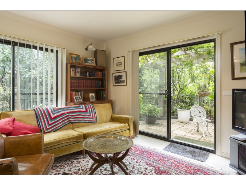 3 Birch Grove, Strathdale VIC 3550