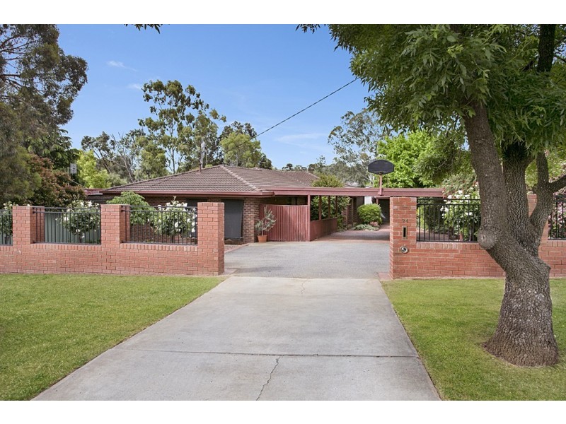 24 Lowndes Street, Kennington VIC 3550