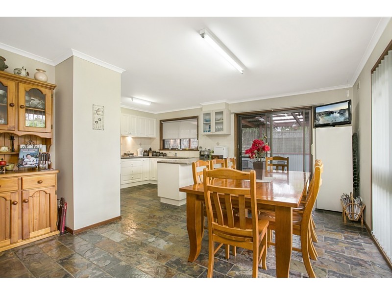 24 Lowndes Street, Kennington VIC 3550