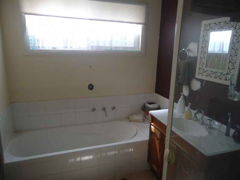 17 Thorpe Street, California Gully VIC 3556