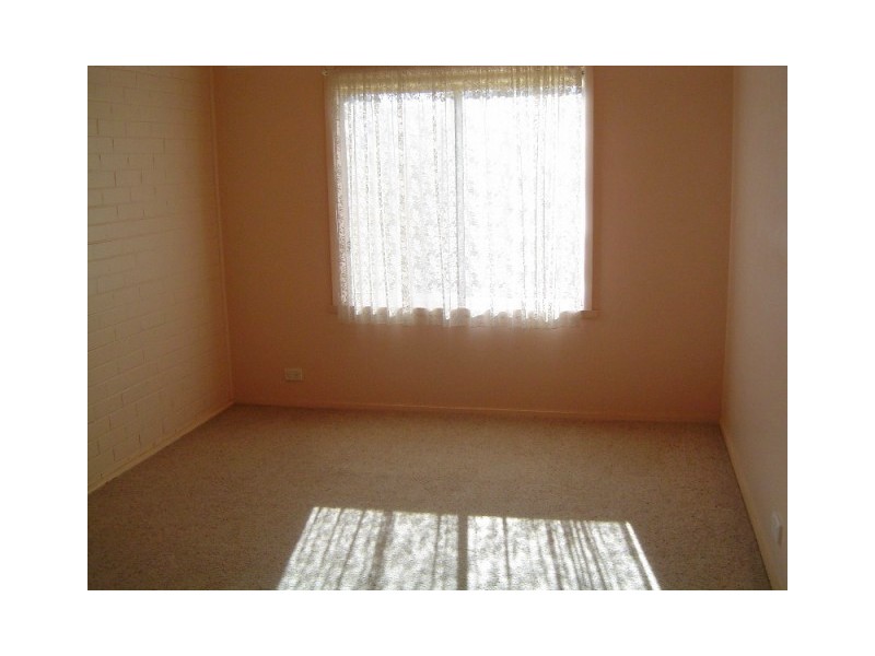 2/6 Race Street, Flora Hill VIC 3550