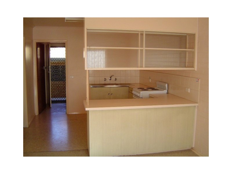 2/6 Race Street, Flora Hill VIC 3550