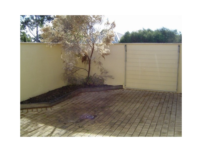 2/6 Race Street, Flora Hill VIC 3550