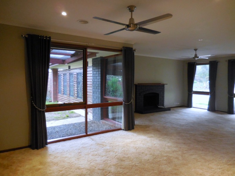 6 Nation Court, Ascot VIC 3551