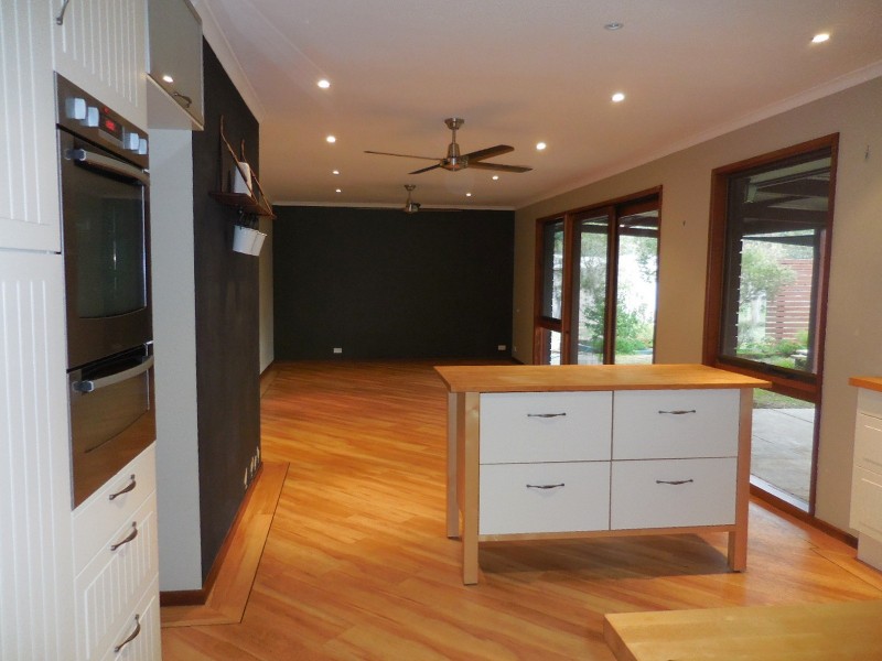 6 Nation Court, Ascot VIC 3551