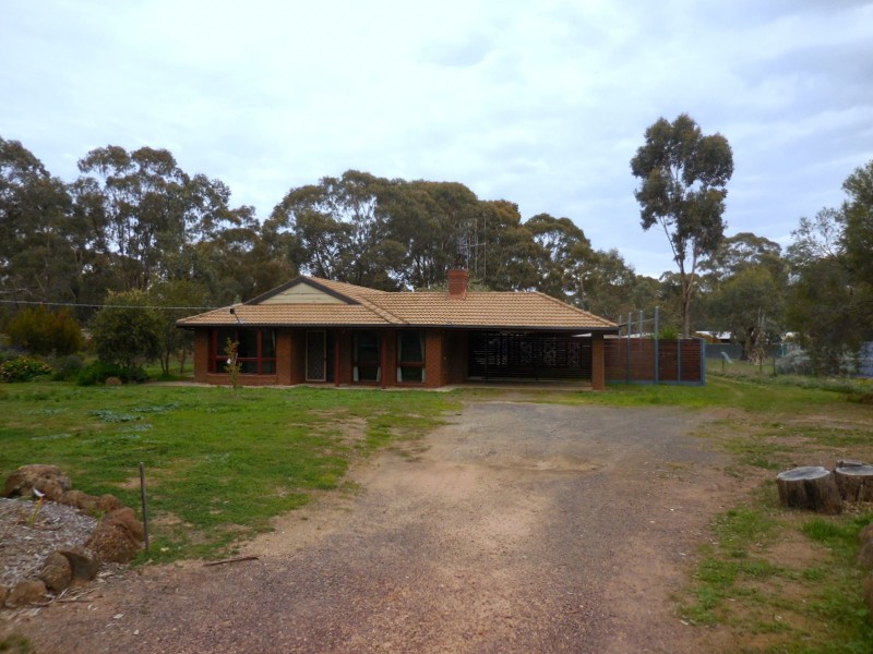 6 Nation Court, Ascot VIC 3551