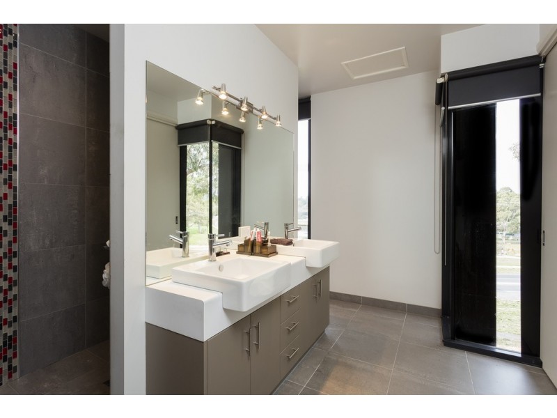 106 Mackenzie Street West, Golden Square VIC 3555