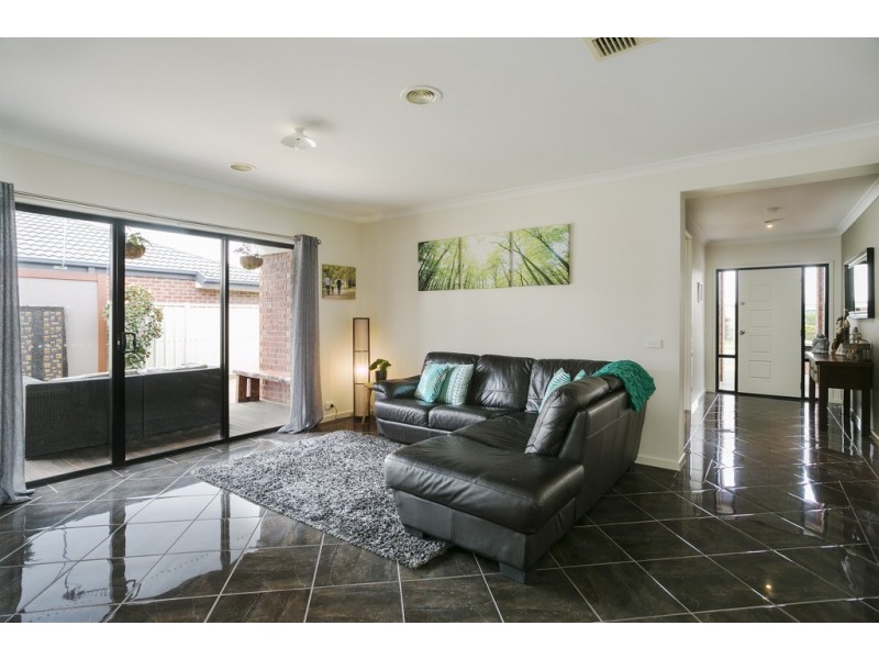 6 McMeeken Way, Epsom VIC 3551