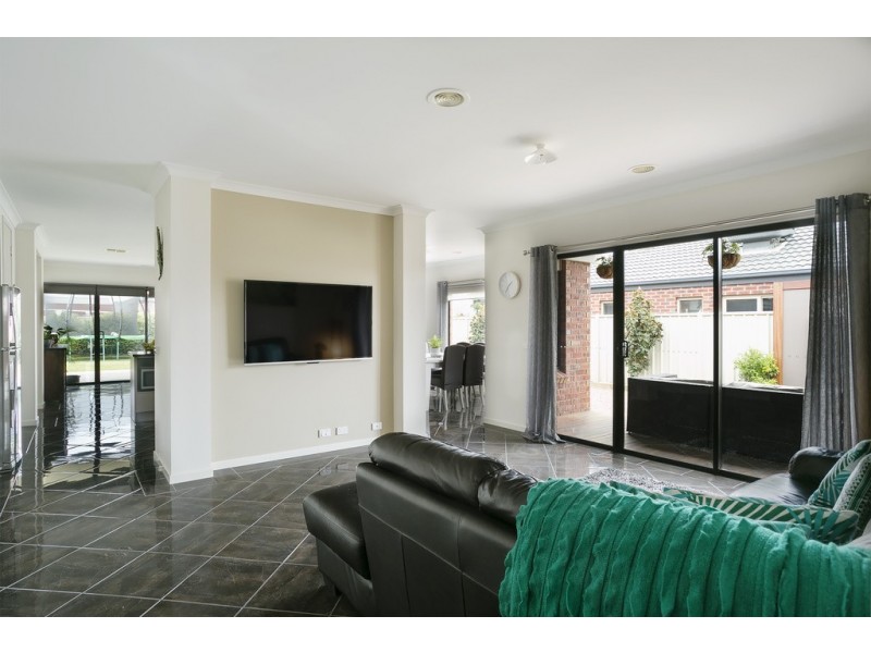 6 McMeeken Way, Epsom VIC 3551