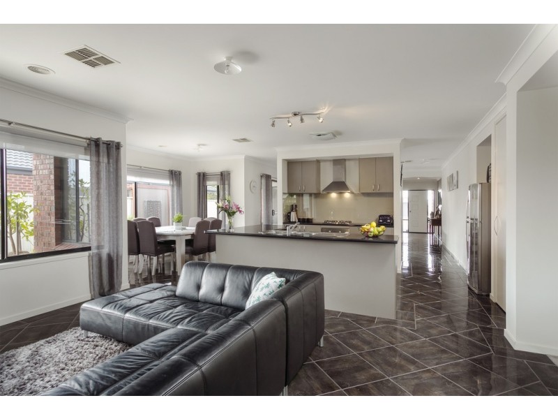 6 McMeeken Way, Epsom VIC 3551