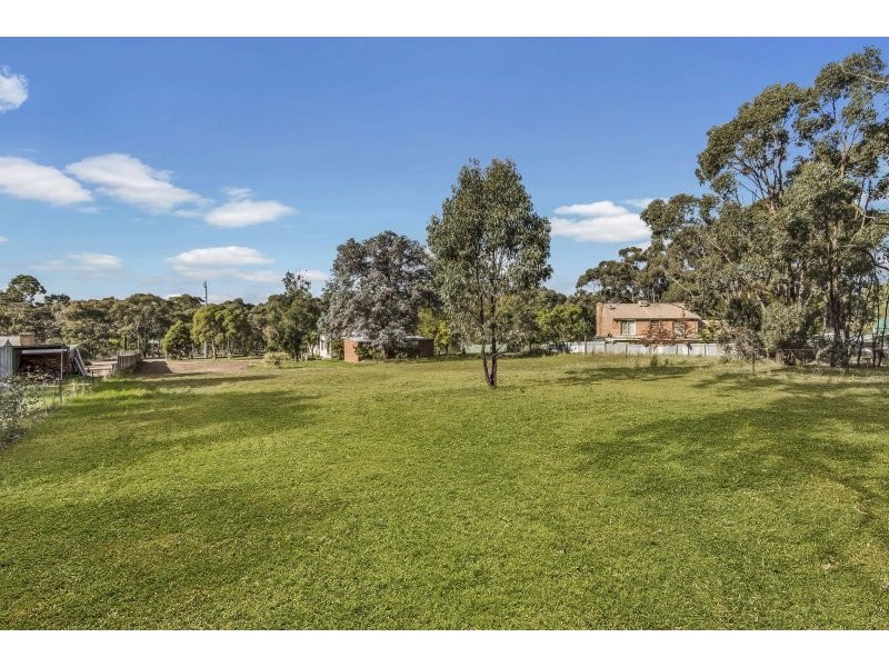 637 Calder Highway, Maiden Gully VIC 3551