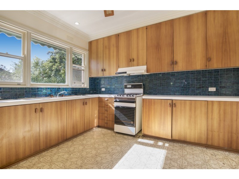 23 Spring Gully Road, Quarry Hill VIC 3550