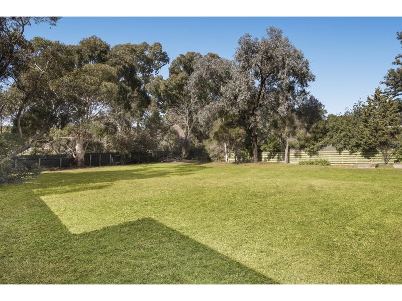 23 Spring Gully Road, Quarry Hill VIC 3550