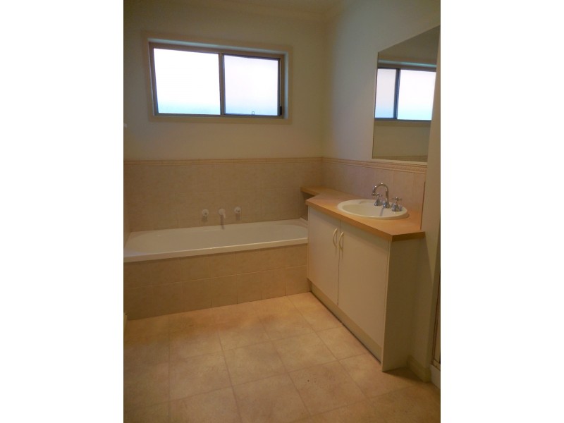 183 Lloyd Street, Strathdale VIC 3550