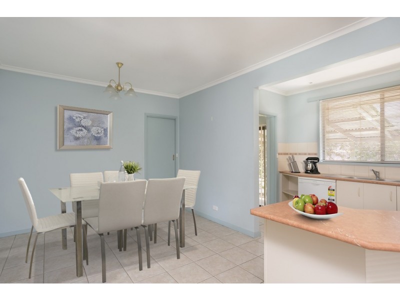 6 Rosemary Avenue, Strathdale VIC 3550