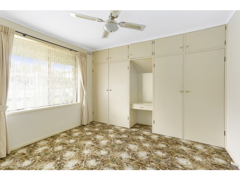 6 Rosemary Avenue, Strathdale VIC 3550