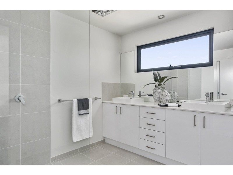 5B Ellis Street, Flora Hill VIC 3550