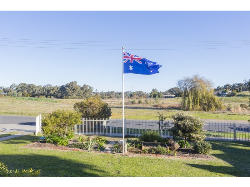 78 Happy Valley Road, Long Gully VIC 3550
