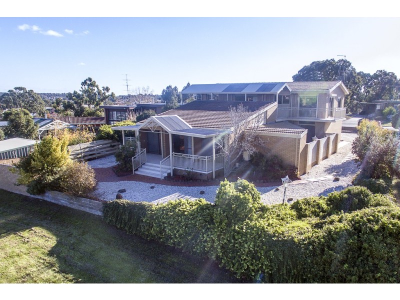 27 Poulston Street, Long Gully VIC 3550