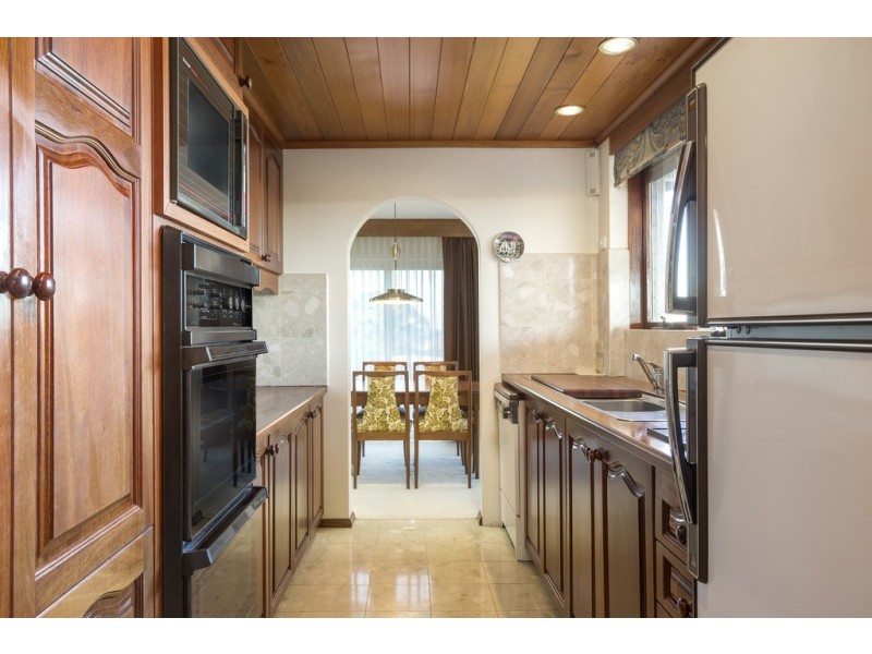 27 Poulston Street, Long Gully VIC 3550