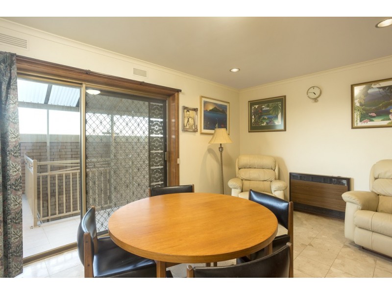 27 Poulston Street, Long Gully VIC 3550