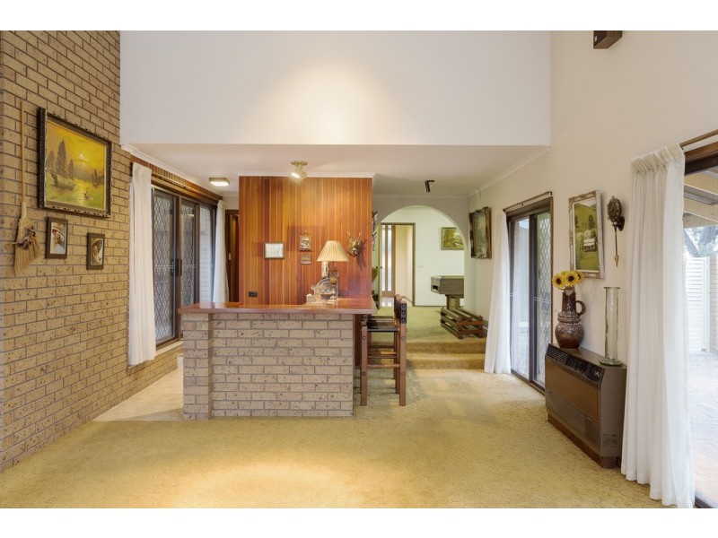 27 Poulston Street, Long Gully VIC 3550