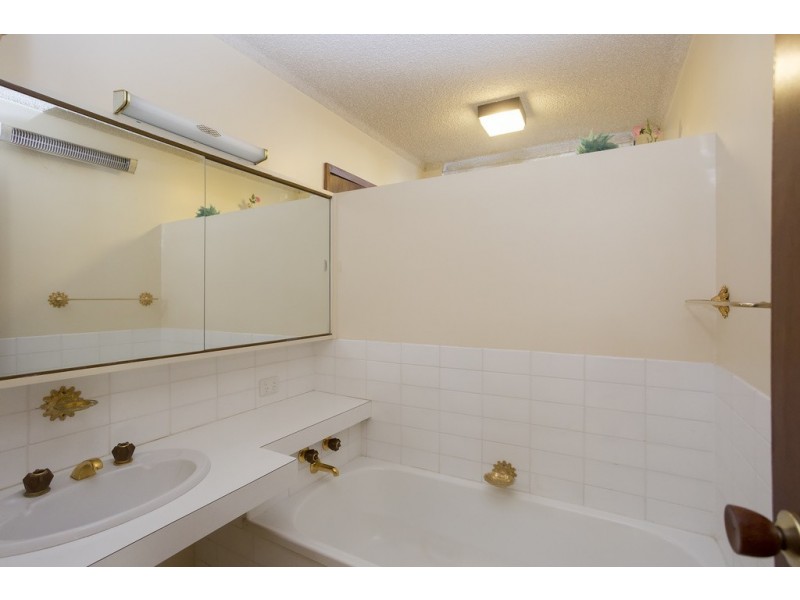 27 Poulston Street, Long Gully VIC 3550