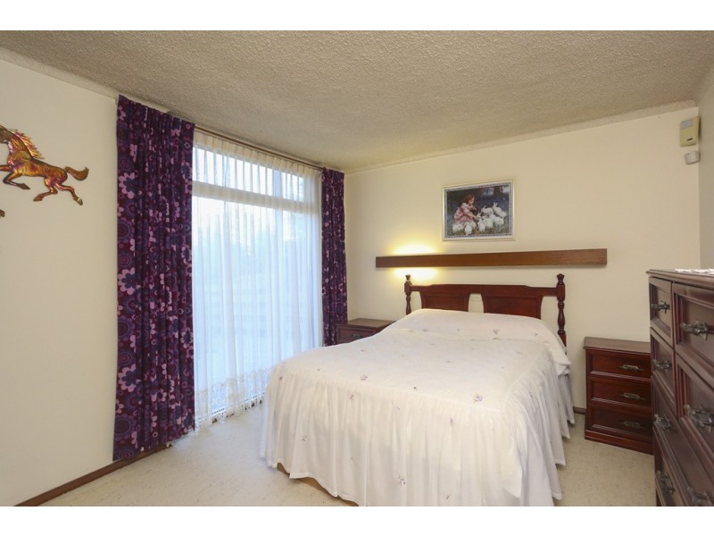 27 Poulston Street, Long Gully VIC 3550