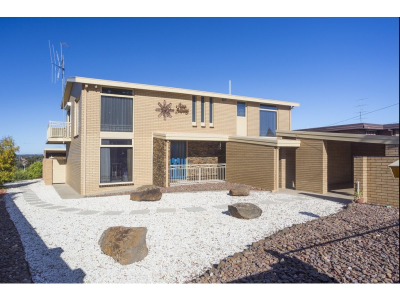 27 Poulston Street, Long Gully VIC 3550