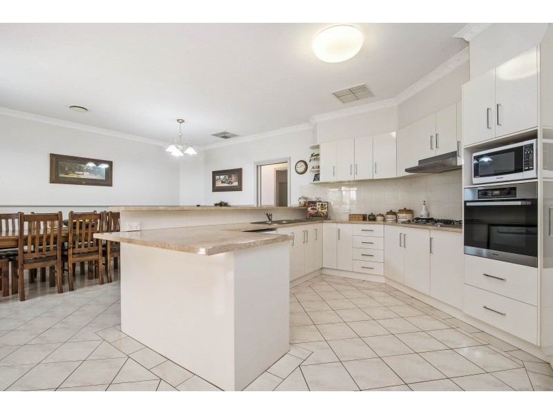 16 Gresham Court, Golden Square VIC 3555