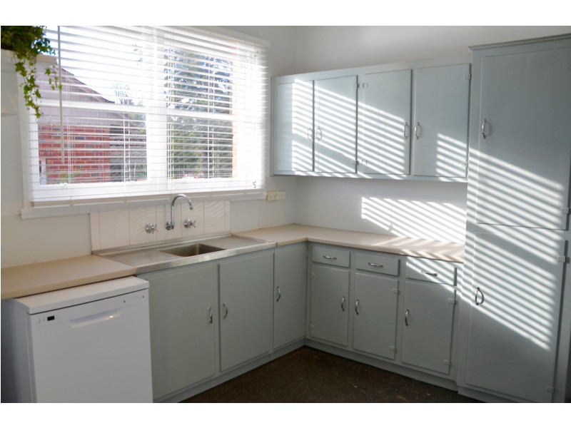 17 Churchill Avenue, Flora Hill VIC 3550