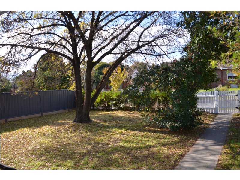 17 Churchill Avenue, Flora Hill VIC 3550