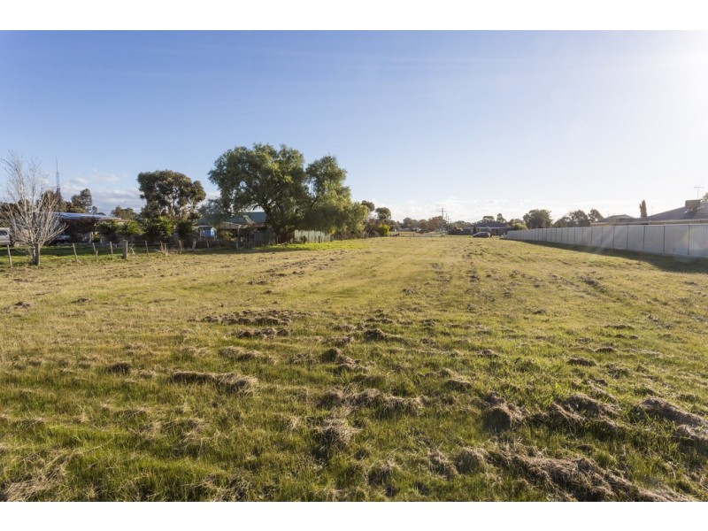 320 Midland Highway, Epsom VIC 3551