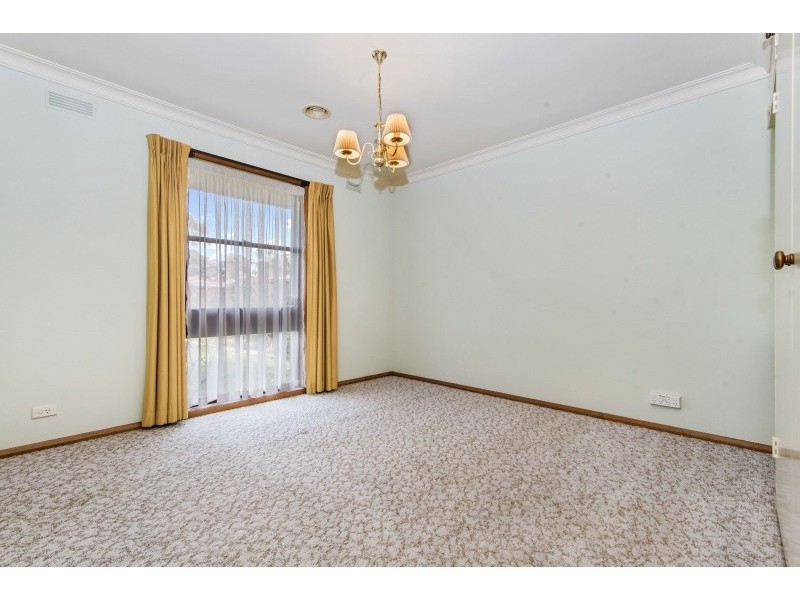 82 Symonds Street, Golden Square VIC 3555