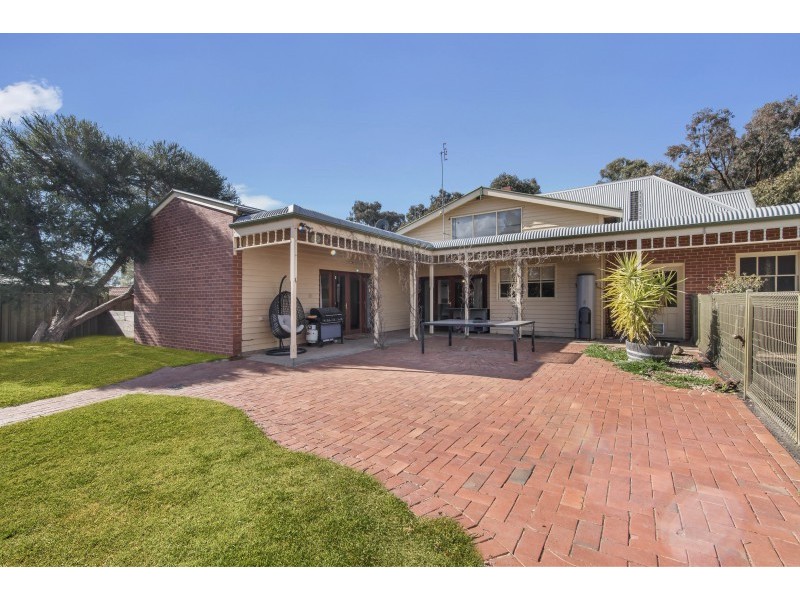 207 North Harley Street, Strathdale VIC 3550