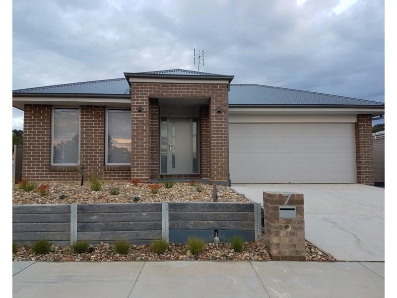 7 Brooklyn Drive, Golden Square VIC 3555