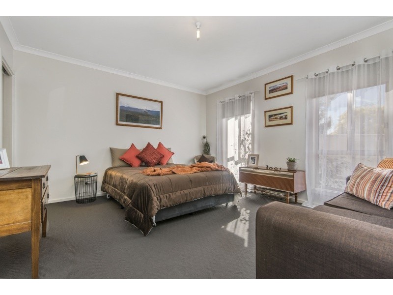 4/15 Nelson Street, California Gully VIC 3556