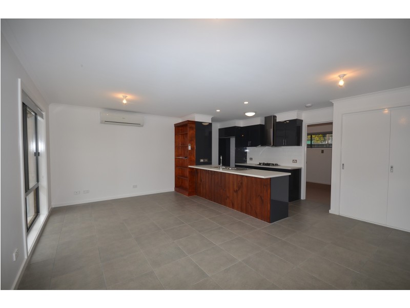 12a Hammer Street, Flora Hill VIC 3550