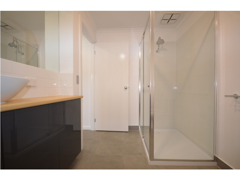 12a Hammer Street, Flora Hill VIC 3550