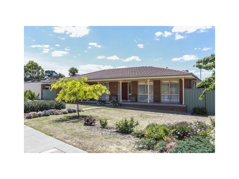 9 Landy Court, Kangaroo Flat VIC 3555