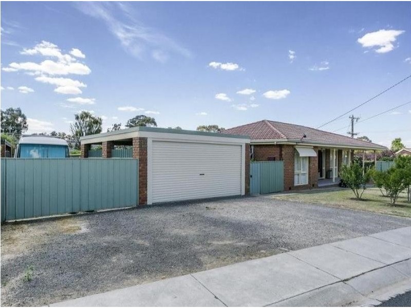 9 Landy Court, Kangaroo Flat VIC 3555