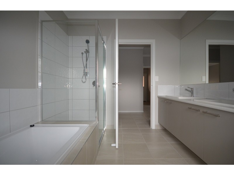 1/112a Osborne Street, Spring Gully VIC 3550