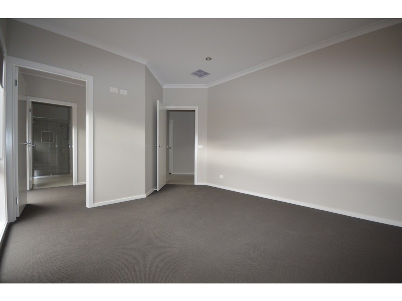 1/112a Osborne Street, Spring Gully VIC 3550