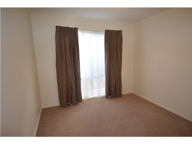 24 Elizabeth Street, Kangaroo Flat VIC 3555