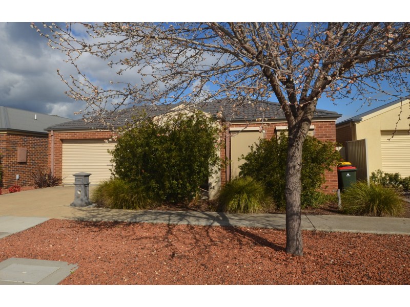 24 Elizabeth Street, Kangaroo Flat VIC 3555