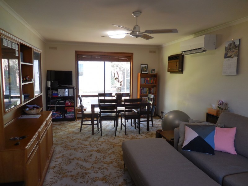 2/1 Jeffery Avenue, Flora Hill VIC 3550