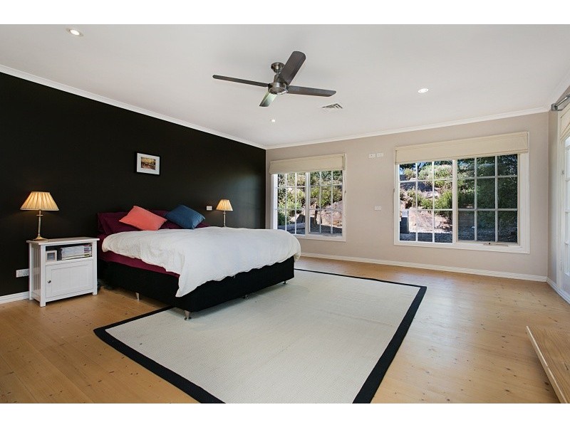 25 Herbert Avenue, Strathdale VIC 3550