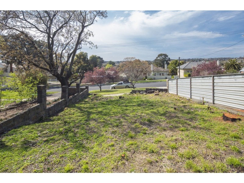 8A Echuca Street, Quarry Hill VIC 3550