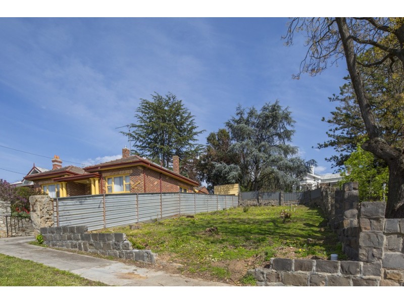 8A Echuca Street, Quarry Hill VIC 3550